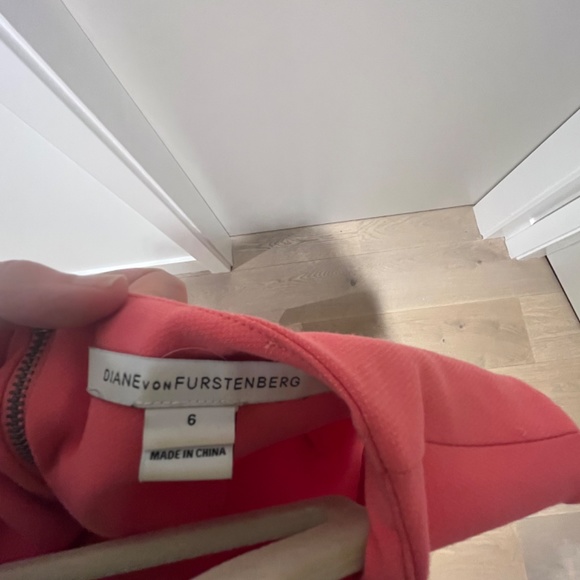 DVF peach dress - Picture 3 of 3